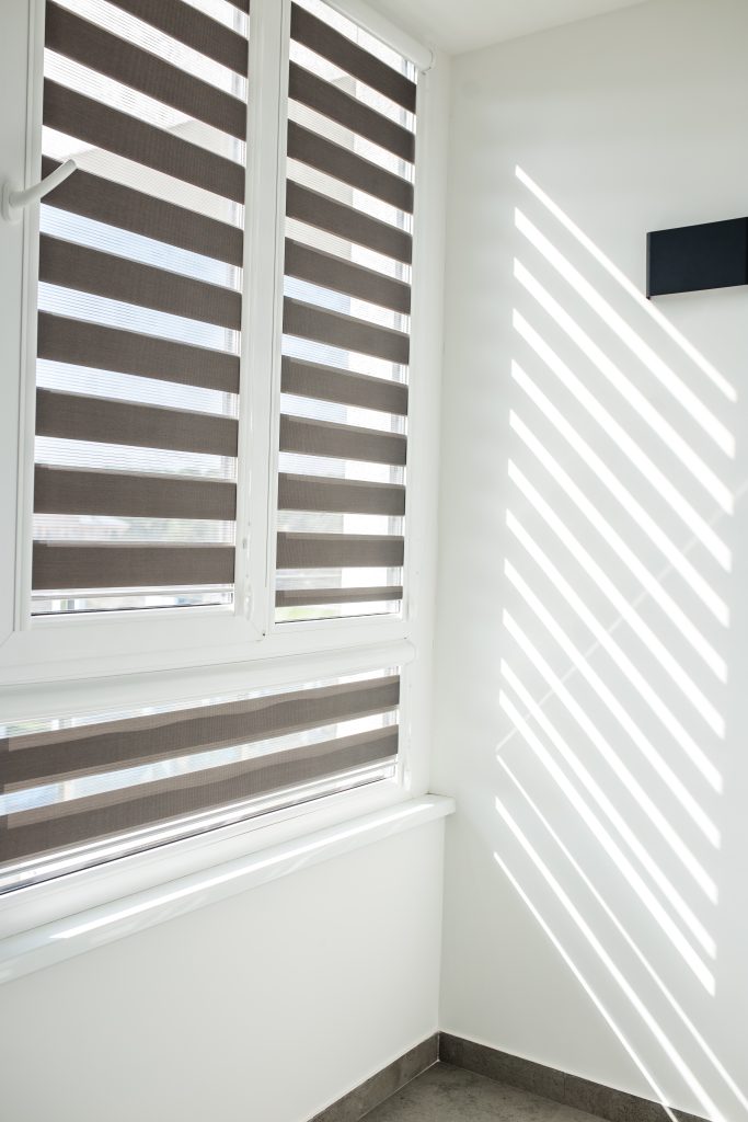 How the Right Window Blinds Can Improve Your Office Space